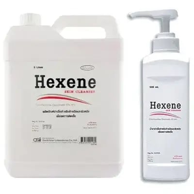 น้ำยาทำความสะอาดผิว Hexene แกลลอนและขวดปั๊มติดฉลากในบรรจุภัณฑ์ที่สะอาดสไตล์การแพทย์ บ่งบอกถึงสุขอนามัยและการดูแลรักษาอย่างทั่วถึง